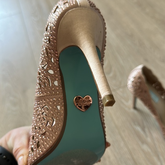Betsey Johnson, pink rhinestone heels never worn - Picture 3 of 3